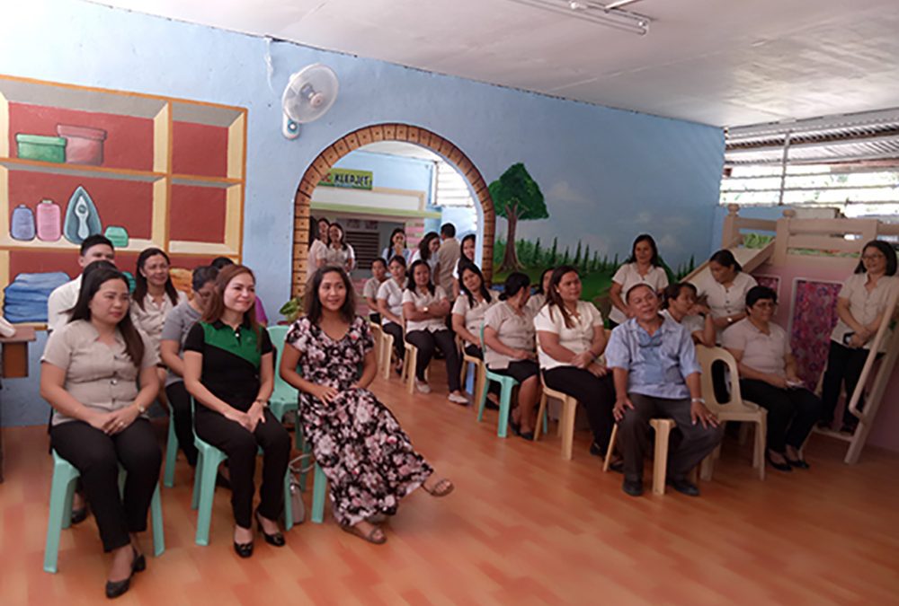 Bamboo Bay Community donates Playroom to Perrelos Elementary School